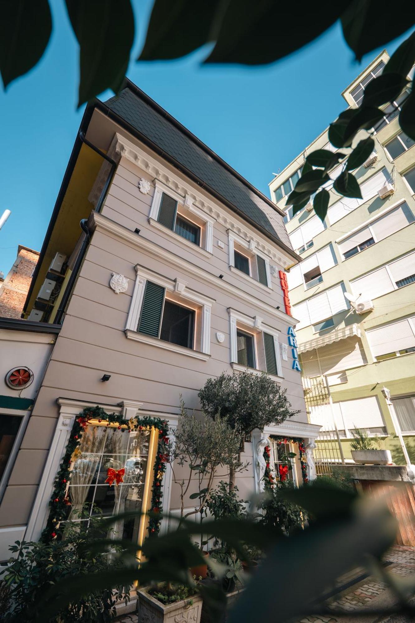 Aria 3* Tirana